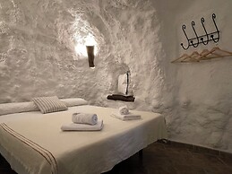 Cuevas El Atochal Orígenes