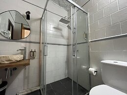 Cuevas El Atochal Orígenes