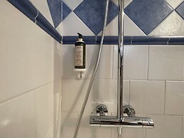 Cuevas El Atochal Orígenes