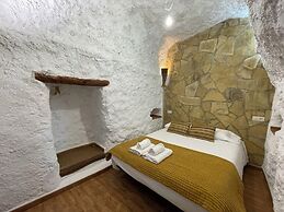 Cuevas El Atochal Orígenes