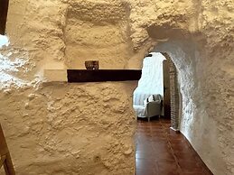 Cuevas El Atochal Orígenes