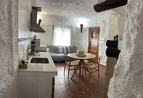 Cuevas El Atochal Orígenes