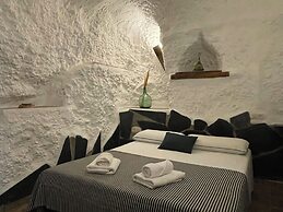 Cuevas El Atochal Orígenes