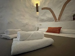 Cuevas El Atochal Orígenes