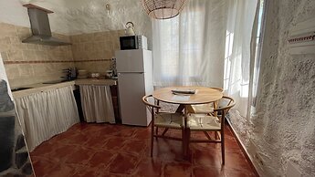 Cuevas El Atochal Orígenes