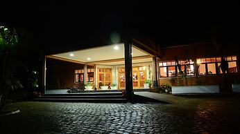 Andasibe Cyperus Hotel