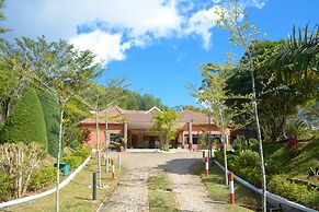 Andasibe Cyperus Hotel