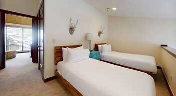 Vail Lionshead Village 3 Bedroom Plus Den With Mountain View