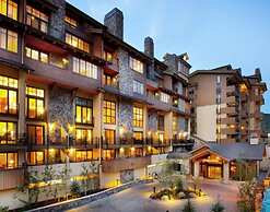 Vail Lionshead Village 3 Bedroom Plus Den With Mountain View