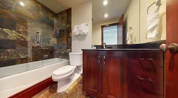 Vail Lionshead Village 3 Bedroom Plus Den With Mountain View