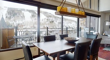 Vail Lionshead Village 3 Bedroom Plus Den With Mountain View
