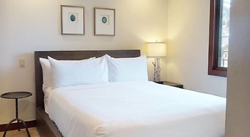 Vail Lionshead Village 3 Bedroom Plus Den With Mountain View