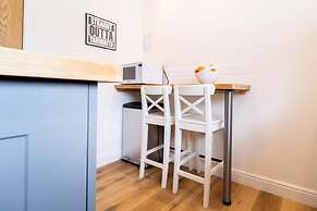 Stylish Spacious 1 bed Apartment - Downtown