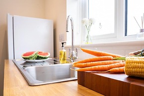 Stylish Spacious 1 bed Apartment - Downtown