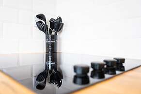 Stylish Spacious 1 bed Apartment - Downtown