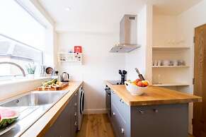 Stylish Spacious 1 bed Apartment - Downtown