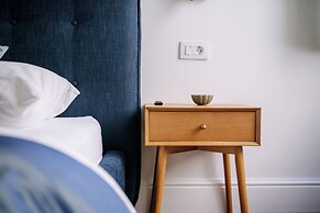 Central W Apartment and Rooms by DuHomes