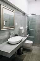 Central W Apartment and Rooms by DuHomes