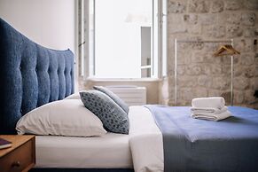 Central W Apartment and Rooms by DuHomes