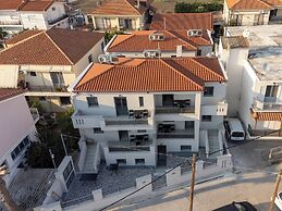 RAFKON Luxury Apartments - Myrina