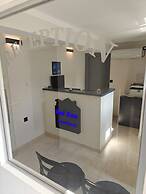 RAFKON Luxury Apartments - Myrina