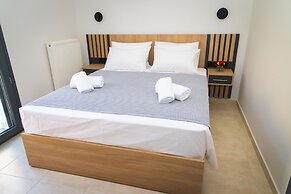 RAFKON Luxury Apartments - Myrina