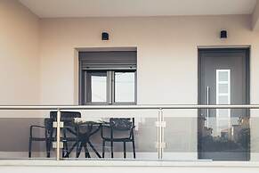 RAFKON Luxury Apartments - Myrina