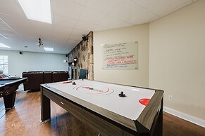 The Rose 5 Bedroom Cabin by RedAwning