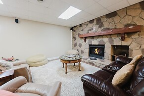 The Rose 5 Bedroom Cabin by RedAwning