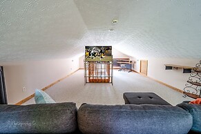 The Rose 5 Bedroom Cabin by RedAwning