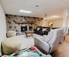 The Rose 5 Bedroom Cabin by RedAwning