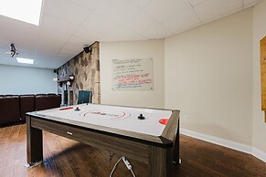 The Rose 5 Bedroom Cabin by RedAwning