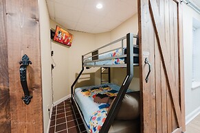 The Rose 5 Bedroom Cabin by RedAwning