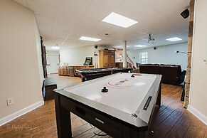 The Rose 5 Bedroom Cabin by RedAwning