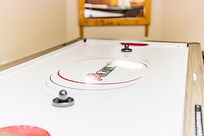 The Rose 5 Bedroom Cabin by RedAwning