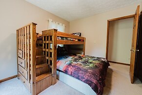 The Rose 5 Bedroom Cabin by RedAwning