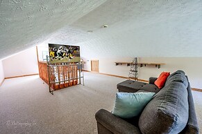 The Rose 5 Bedroom Cabin by RedAwning