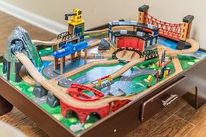 The Rose 5 Bedroom Cabin by RedAwning