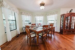 The Rose 5 Bedroom Cabin by RedAwning