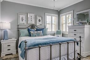 531 Nf 2 Bedroom Home by RedAwning