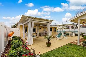 531 Nf 2 Bedroom Home by RedAwning