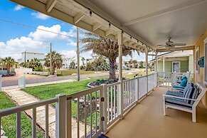 531 Nf 2 Bedroom Home by RedAwning