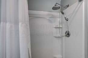 531 Nf 2 Bedroom Home by RedAwning