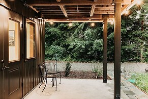 08mbr - Starlink - Gas F/p - Bbq - Sleeps 2 Home by RedAwning