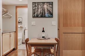 08mbr - Starlink - Gas F/p - Bbq - Sleeps 2 Home by RedAwning