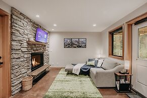 08mbr - Starlink - Gas F/p - Bbq - Sleeps 2 Home by RedAwning