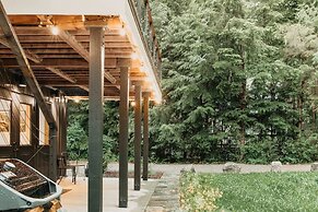 08mbr - Starlink - Gas F/p - Bbq - Sleeps 2 Home by RedAwning