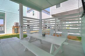 Turtle Cove 3 Bedroom Home by RedAwning