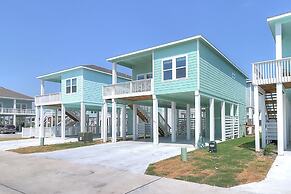 Turtle Cove 3 Bedroom Home by RedAwning