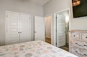 Turtle Cove 3 Bedroom Home by RedAwning